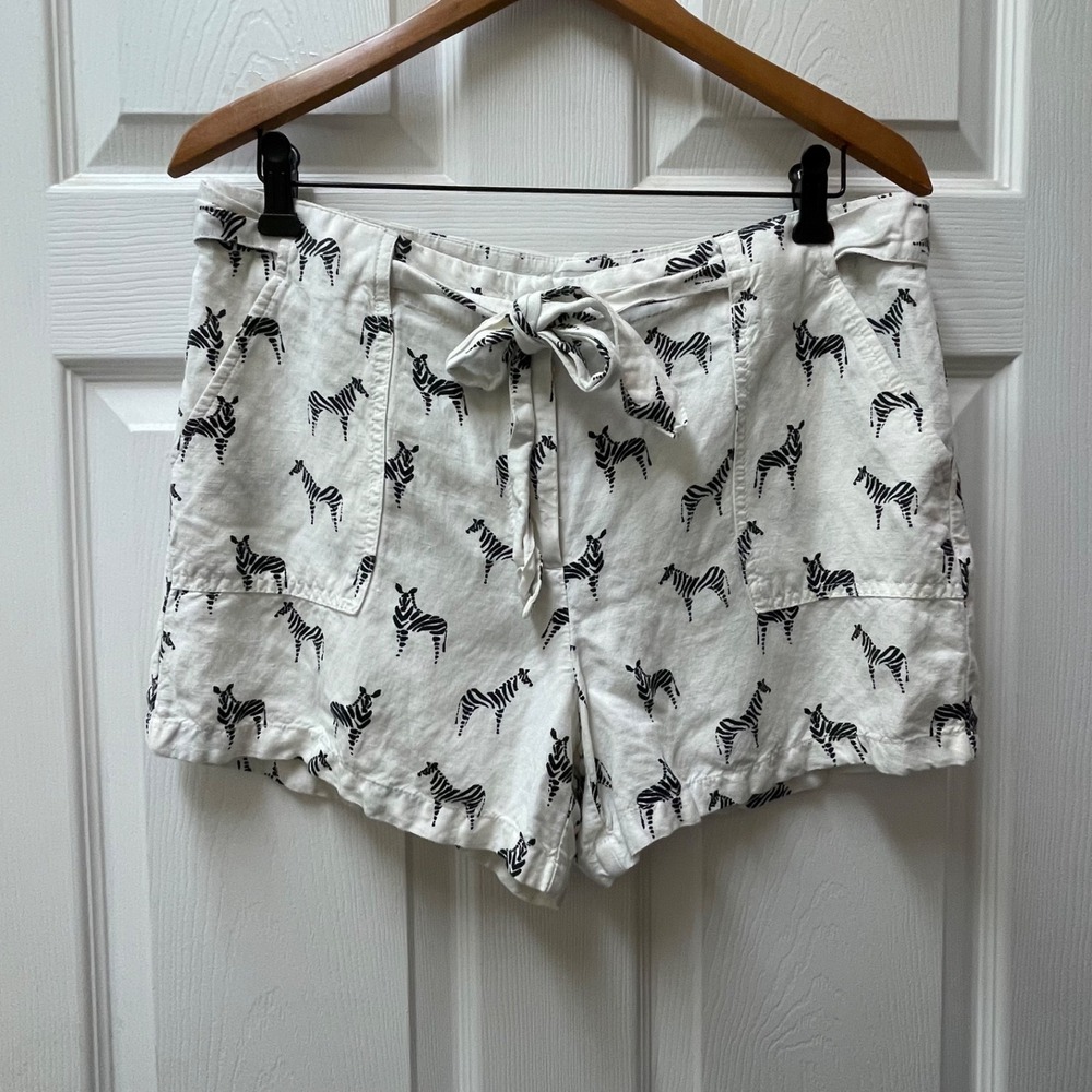 Ann Taylor Loft Women's 6 White Zebra Print Linen Blend Shorts Waist Belt - Picture 2 of 12